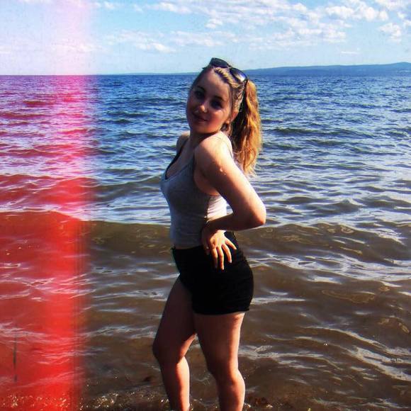 Meet your Posher, Audrey - Picture 1 of 1